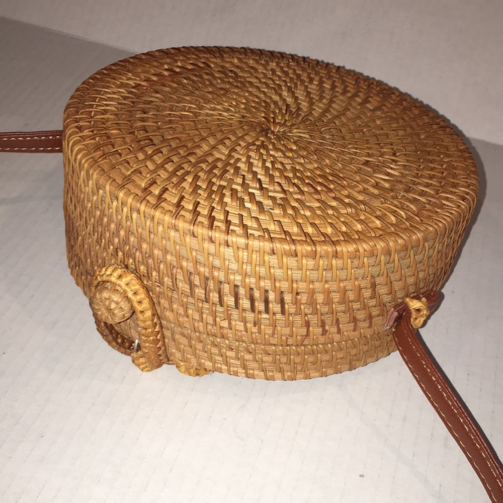 Round Boho Style Purse - Picture 2 of 5